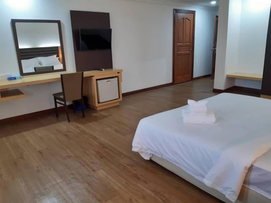 Sara Hotel Labuan Exterior foto